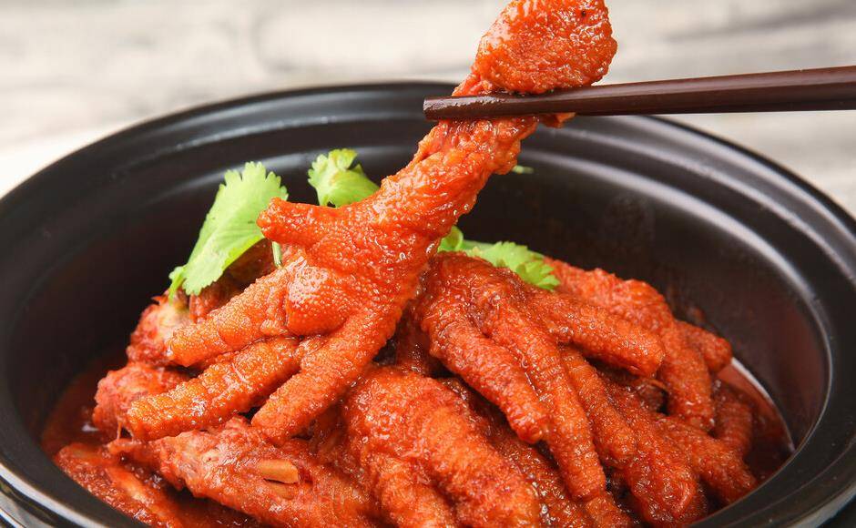 广东阿姨教你做虎皮鸡爪关键1步做好酥烂起虎皮一吮就骨