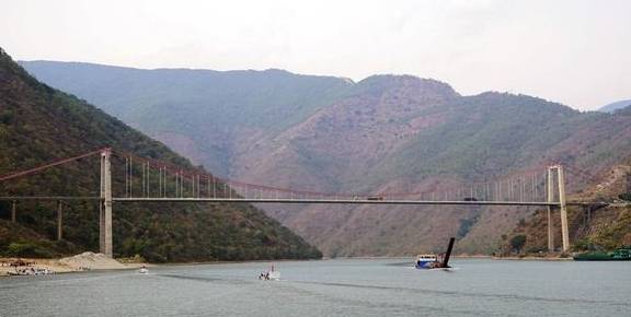 航拍"高峡飞虹"云县澜沧江大桥_临沧_长湖_漫湾