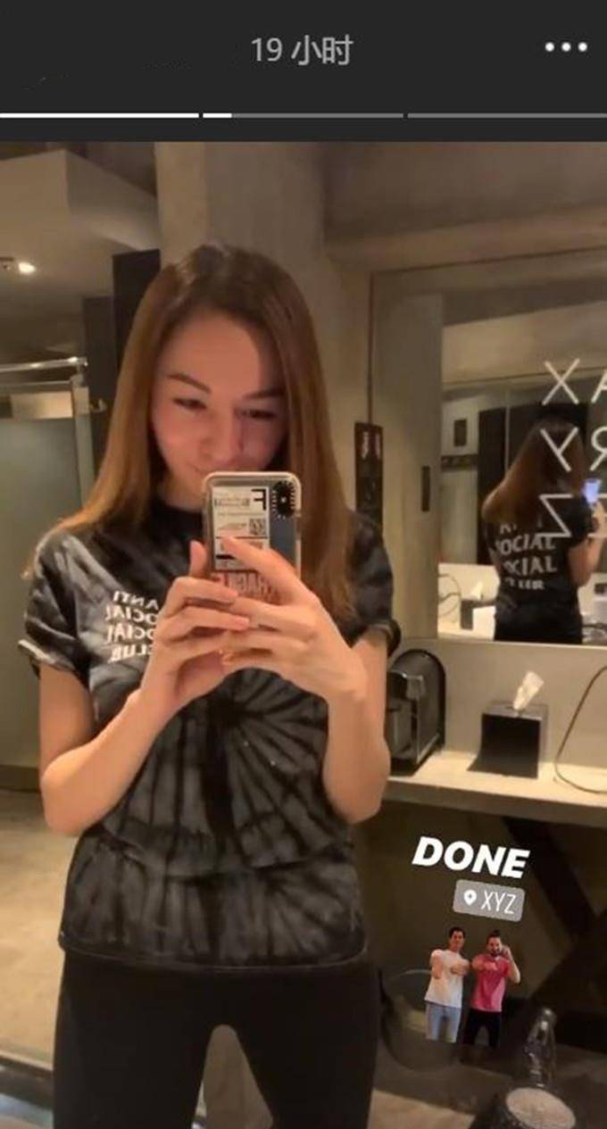 林俊贤25岁女儿近照,五官深邃身材完美,曾参加港姐选美却遭淘汰_林钰