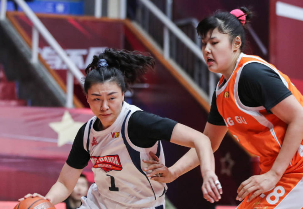 女篮霸主1分险胜登顶 内蒙古总比分2比0横扫四川卫冕_杨力维_李梦