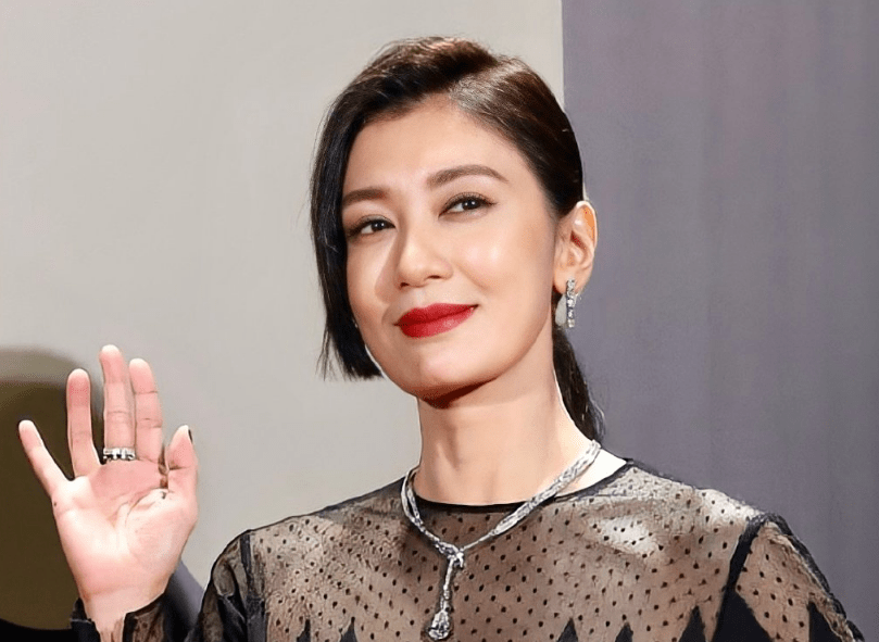 原创47岁被吐槽老贾静雯用影后告诉观众演技比长相更吃香