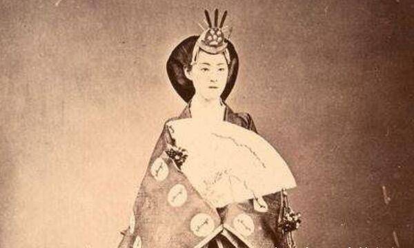 日本昭宪皇后昭宪皇后的名字叫一条美子,是德川幕府末期公家大臣一条