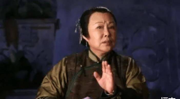 与陈亮声步入婚姻时,斯琴高娃也带着与第一任丈夫孙天相所生的女儿,一