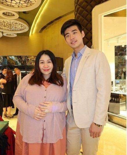 98岁赌王已有10个孙女,生孙子全?