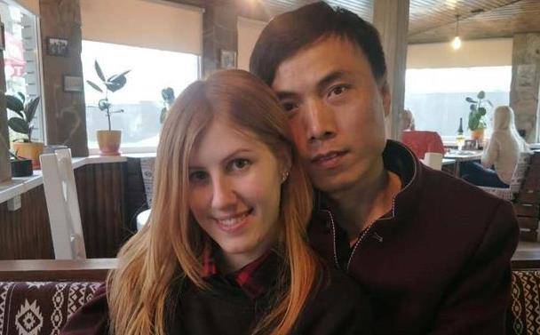 乌克兰一28岁美女,曾嫁给40岁的中国外卖大叔,还说住农村很幸福_申茂