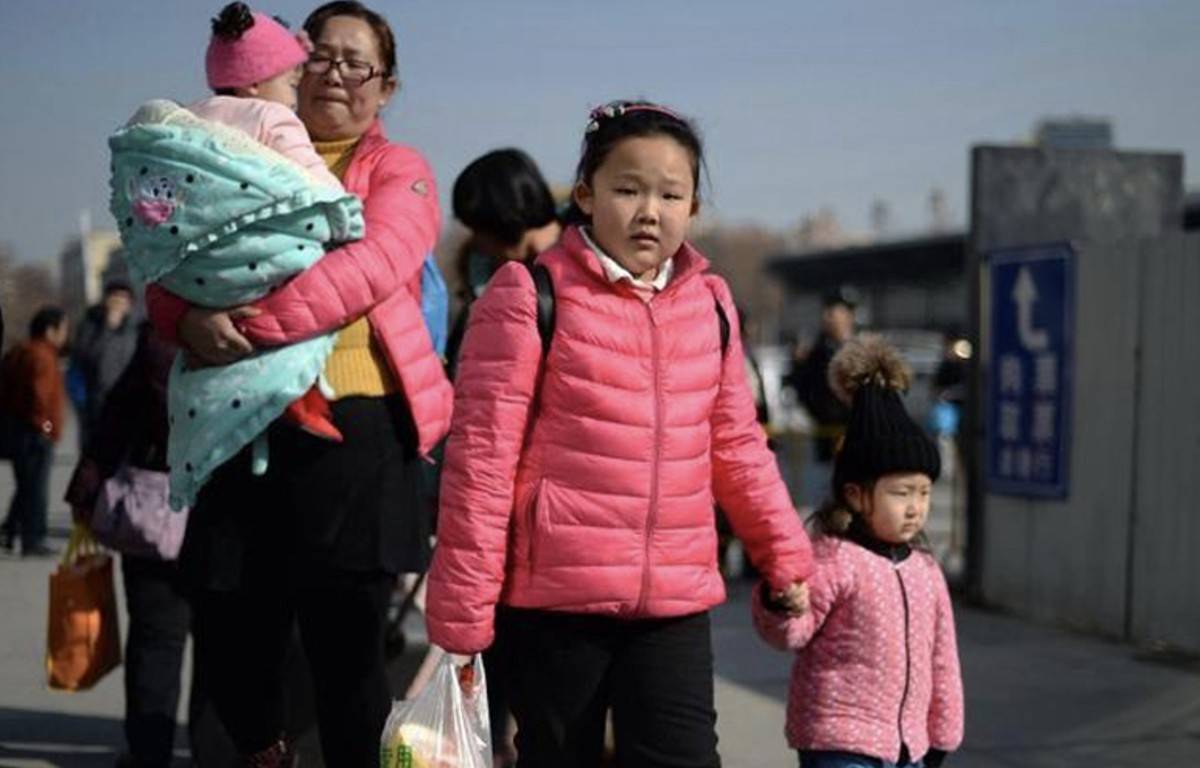 ＂没钱还敢生三个孩子,活该穷！＂妈妈的话,让女儿无法反驳