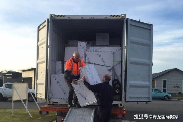 包装还是装柜配送皆采用闭环运输,全程由专业搬家工人运作专车配送