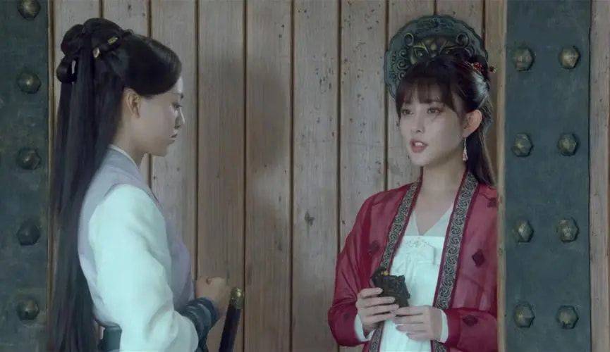 《悍刀行》中;被大家公认颜值最高的一位;当属青鸟的扮演者丁笑滢了