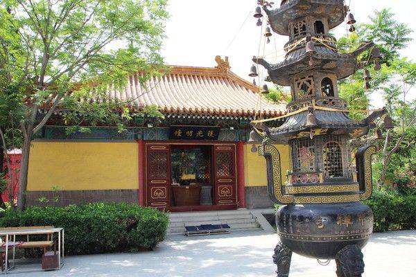 在天津这个寺庙也是最古老的,这也是他和别人不同的地方,我们在游览