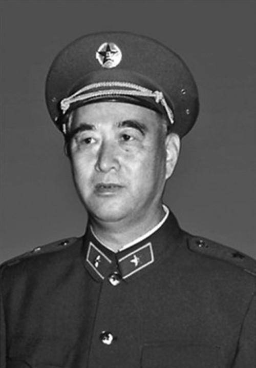 刘子波军长1983年5月刘子波由军参谋长升任军长,在老山前线作战,不久