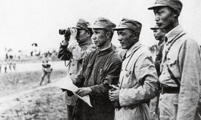 孟良崮:整编74师被打得几乎全军覆没,我军也付出了惨重的代价_张灵甫