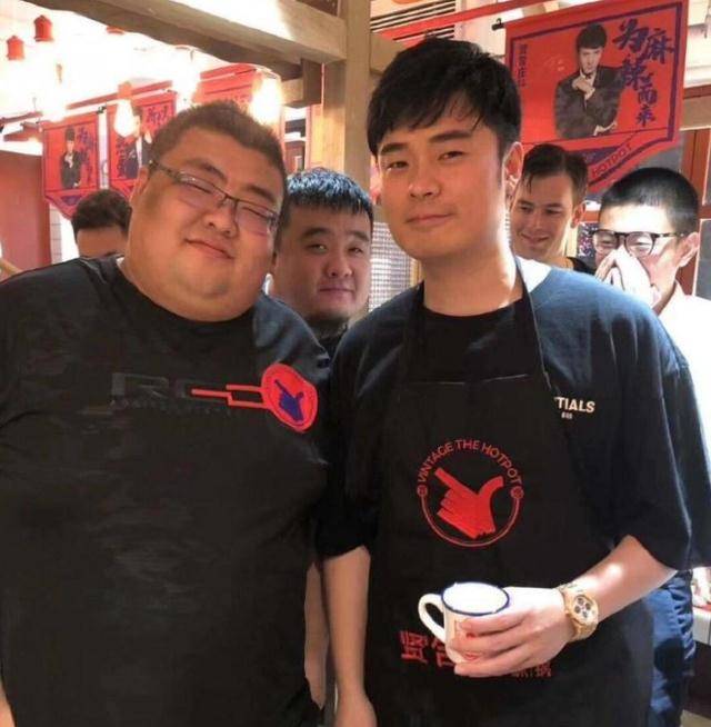 原创网红泡泡龙离世他生前脸部的黑色斑块是什么说出来别不信