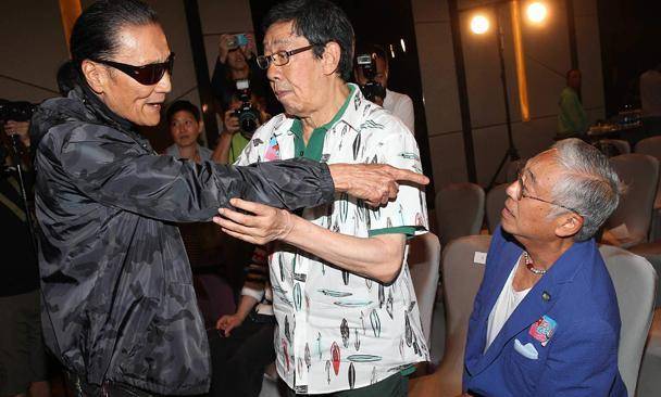 成龙说谢贤是个传奇刘德华要喊他哥巅峰时李小龙都要让c位