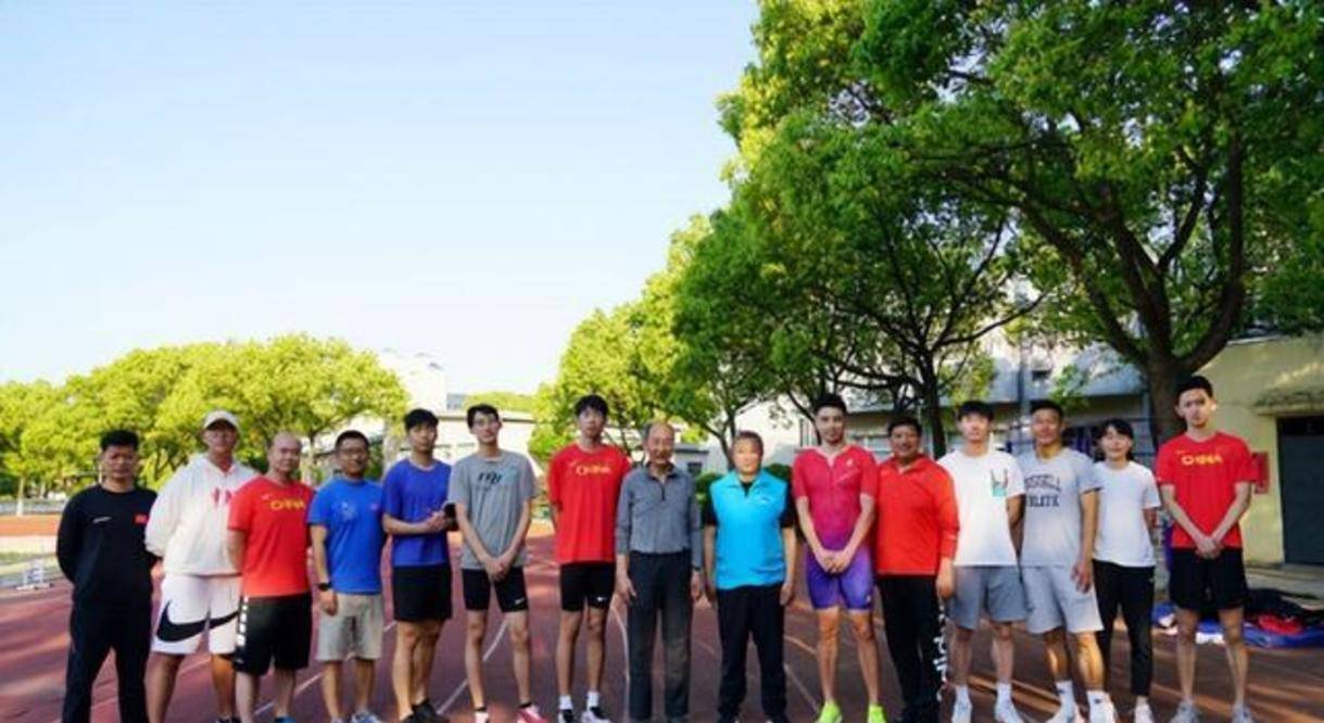 刘翔接班人出现秦伟搏潜力巨大13秒35创110米栏亚洲最佳