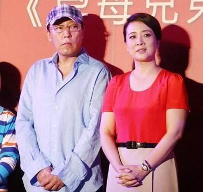 59岁倪大红近照隐瞒了30多年的老婆原来是她