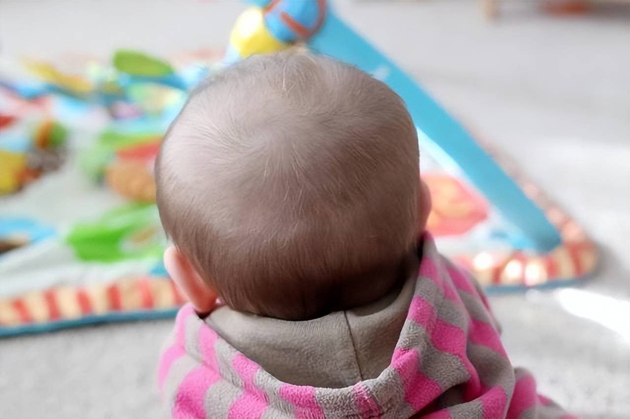 宝宝的头部藏着大学问,满足以下特征,说明娃大脑发育得不错