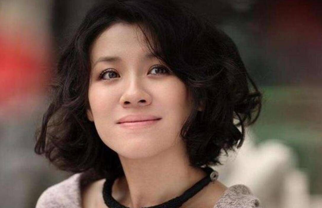 刘琳在20岁的时候喜欢上了一个43岁的男导演,她感觉年龄不是差距,爱情