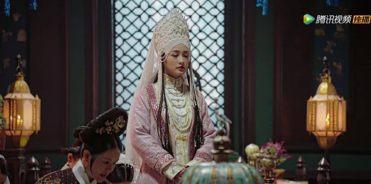 从公主到容妃,李沁的寒香见换过12套服装,搭配蕾丝