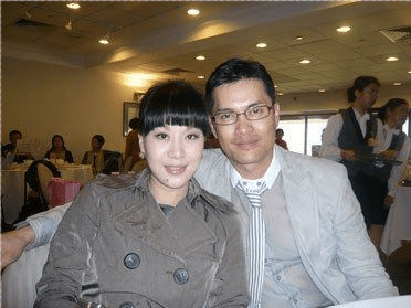杨小娟为吕良伟生下儿子吕善扬,一家三口的生活甜蜜