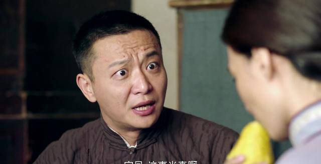 原创芝麻胡同小黑子他不欠严振声的