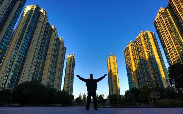 一锤定音,为房价高代言的专家被打脸,买不起房也不担心?