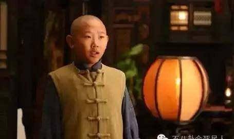 侯祥宝宝你是折翼的天使其实他并不是侏儒症身高也只有158cm等人家