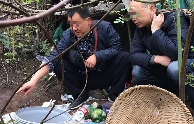 姚常凤先后辗转逃窜于浙江,湖北,重庆,湖南等多地,在山林里的山洞