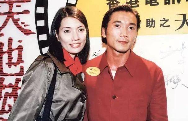 常威是她老公当红时样貌身材力压三大女神翁慧德的那些年