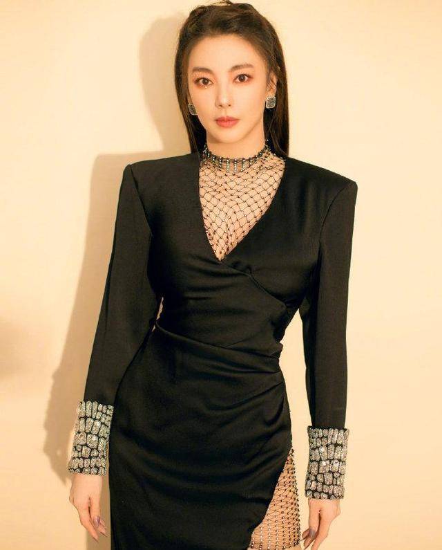 原创张雨绮真是人间尤物婚纱造型美出新高度性格直爽活出自我