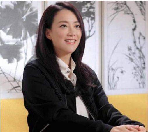 她是谢霆锋的经纪人,身材样貌不输明星,却未婚先孕4