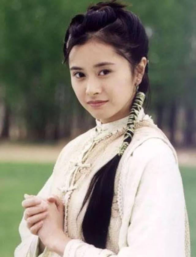 "潮州甜妹"何美钿:5岁学体操,19岁tvb出道,47岁仍然未婚未育_张卫健_