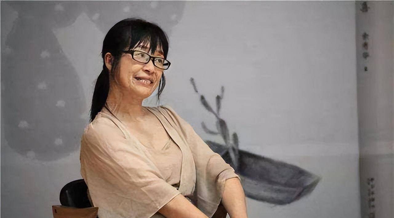 写诗的女人余秀华为儿子忍受羞辱和家暴46岁牵手90后男友