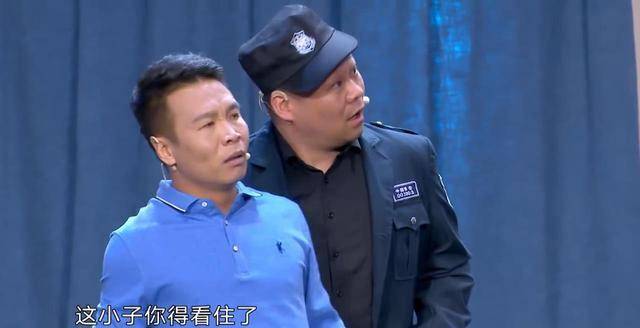 都是东北喜剧人,张浩其实就是翻版的宋小宝,但是张浩没有宋小宝那么放