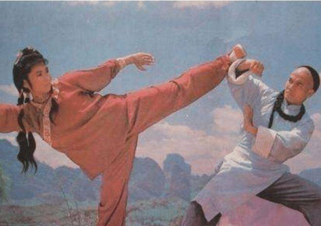 曾是武术冠军,因演恶人走红,却在拍戏睡觉时意外去世