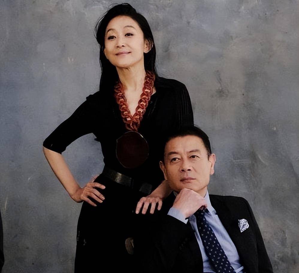 巫刚与赵英离婚19年她退圈当老板他62岁未婚却与陈瑾纠缠不清