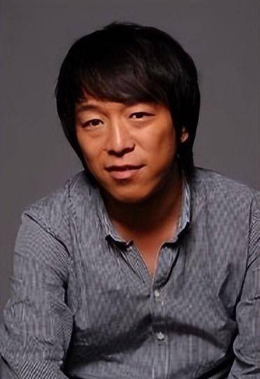 许多人关注黄渤都是因为他的演技,但很少有人听过他妻子的名字.