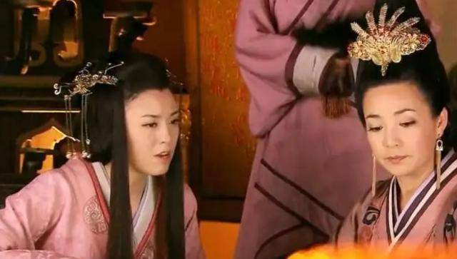 之后令惠帝更为抑郁的事情还没有完,吕雉强令惠帝立其妹妹鲁元公主的