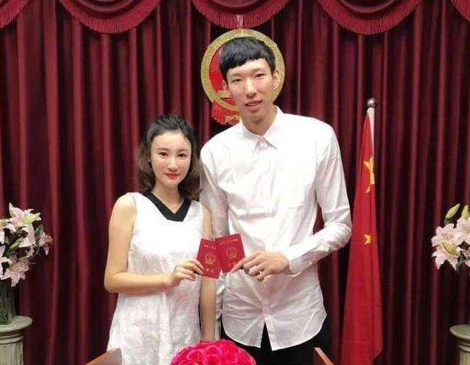 与周琦相比,林书豪就太不上道了.