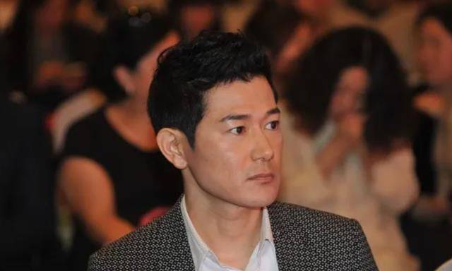 矢野浩二开启直播卖货被网友质疑蹭热点吃安倍晋三的人血馒头