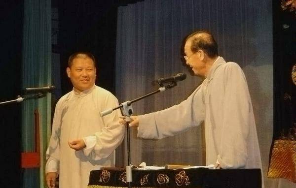 这段传统相声,当年郭德纲和多位德云社演员都搭档过,其中以张文顺先生