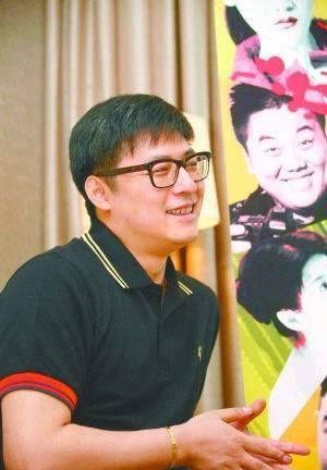 2001年,回国后的王岳伦陆续跟王菲,郑钧,厉娜,张亚飞,许飞等多位明星