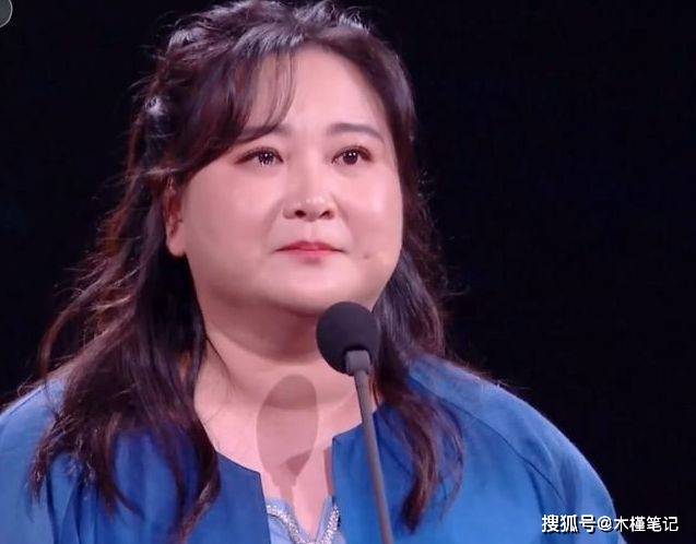 原创百花奖贾玲沦为陪跑最终获优秀影片奖提到妈妈一度泪洒当场