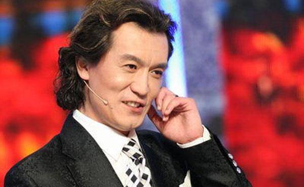 原创主持人李咏真正死因并非病症为何葬在国外背后究竟有啥隐情