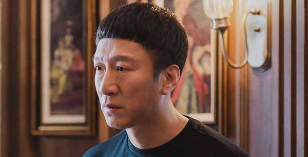 尽管赵本山对他要求很严格,但网上仍有消息称,小沈阳打孙红雷事件.