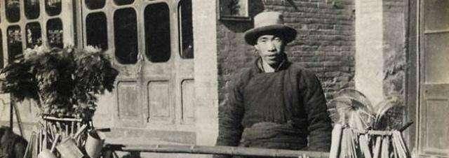 因为赊刀人的"刀"字和"道"字是谐音,所以有不少推测赊刀人出自道教.
