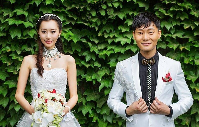 黄一惠:嫁巩汉林之子后,安心做全职主妇,生两女成全家掌上明珠_巩天阔