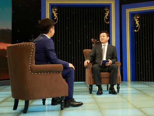 央视《对话2020》朱军对话【智汇盟】教育东方昱_演讲_因为_新华社