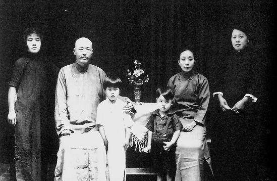 丈夫中彩票后休掉妻子,不想妻子已怀孕,生下一子名扬四海_季嗣廉_季家