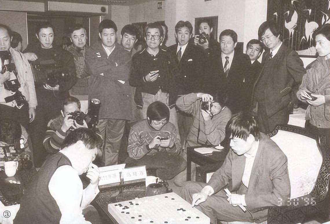 棋圣聂卫平:带氧气罩下棋不忘喝酒,一天抽3包烟,患病
