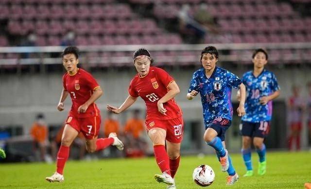 中国女足东亚杯获亚军仍有2前进！17年初次不败，詹俊黄健翔称赞